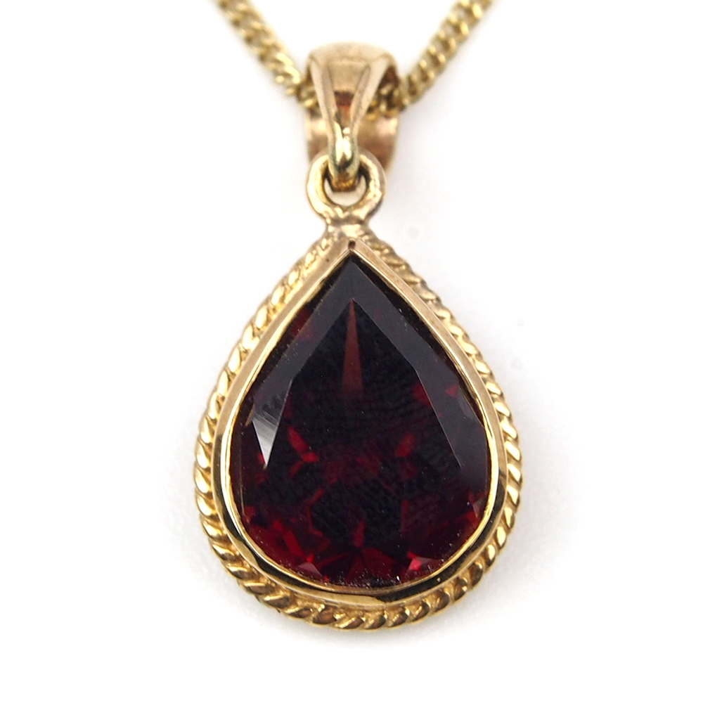 Garnet Pendant & Chain - Yellow Gold