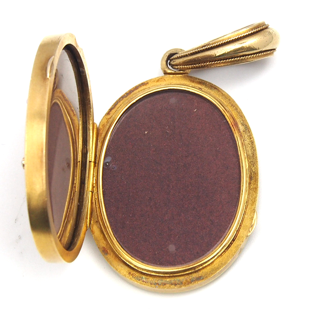 Locket - Antique 15ct Gold Pearl set
