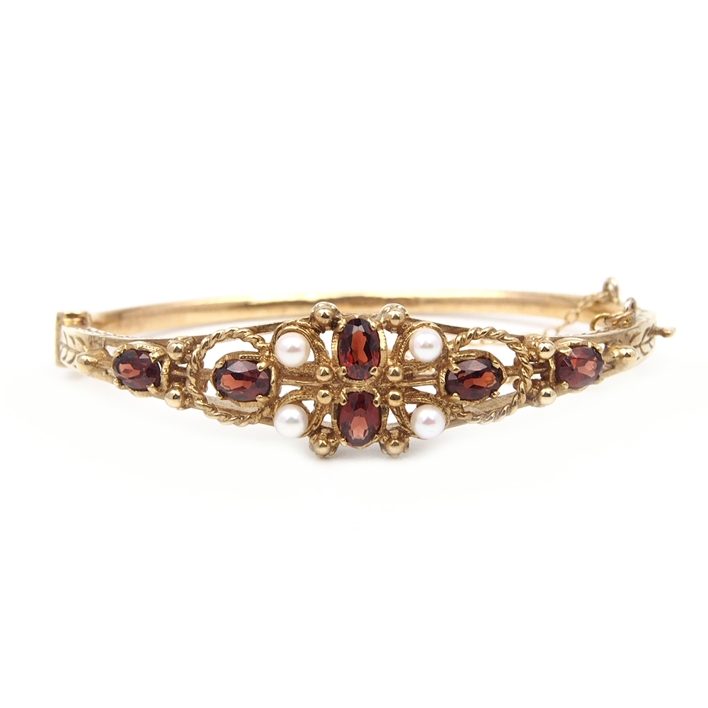 Garnet & Cultured Pearl Bangle