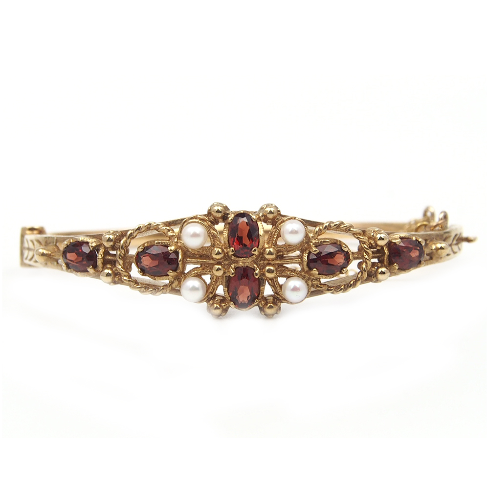 Garnet & Cultured Pearl Bangle