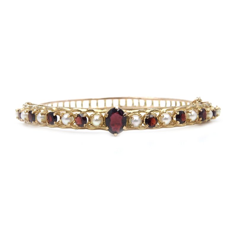 Garnet & Cultured Pearl Bangle